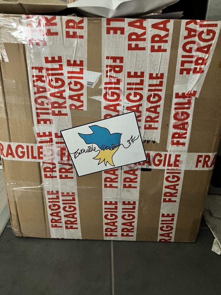 📦 Premier départ : 15kg de solidarité en route ! colis#001-AEU37